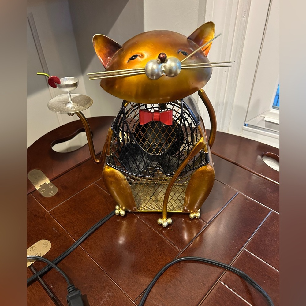 Cheers Cat Figurine Metal Fan martini waiter